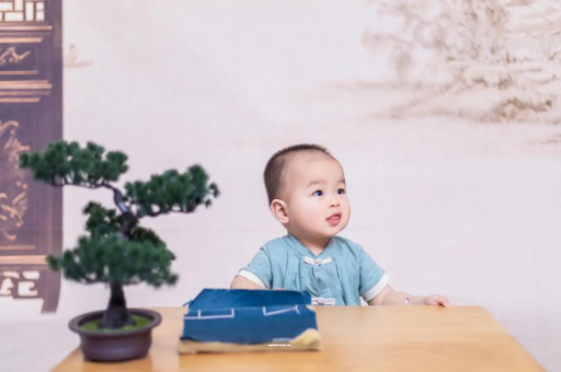 灵宝宝宝眼屎多是什么原因